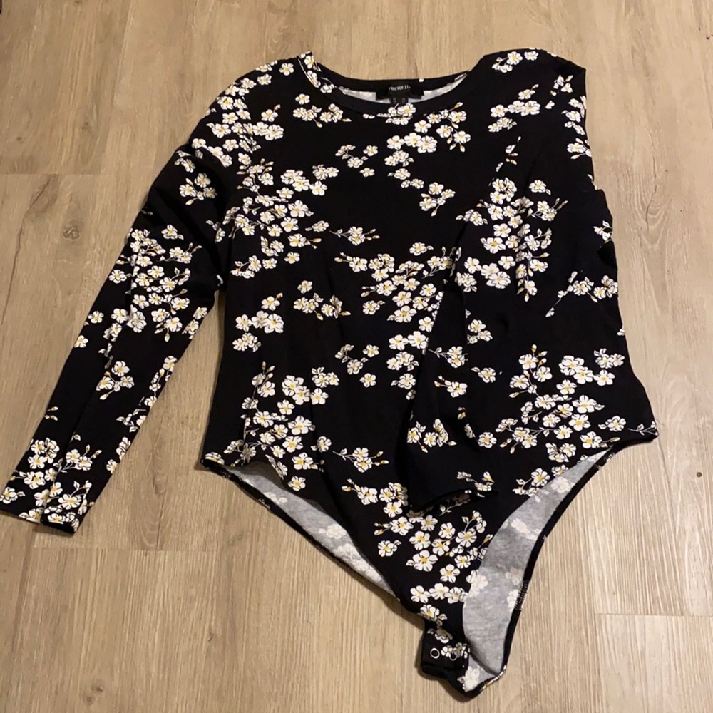 LONG SLEEVE FLORAL BODY SUIT F21+